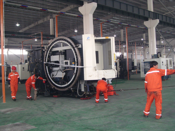 大型風(fēng)力發(fā)電設(shè)備搬運(yùn)采用搬運(yùn)車(chē)完成